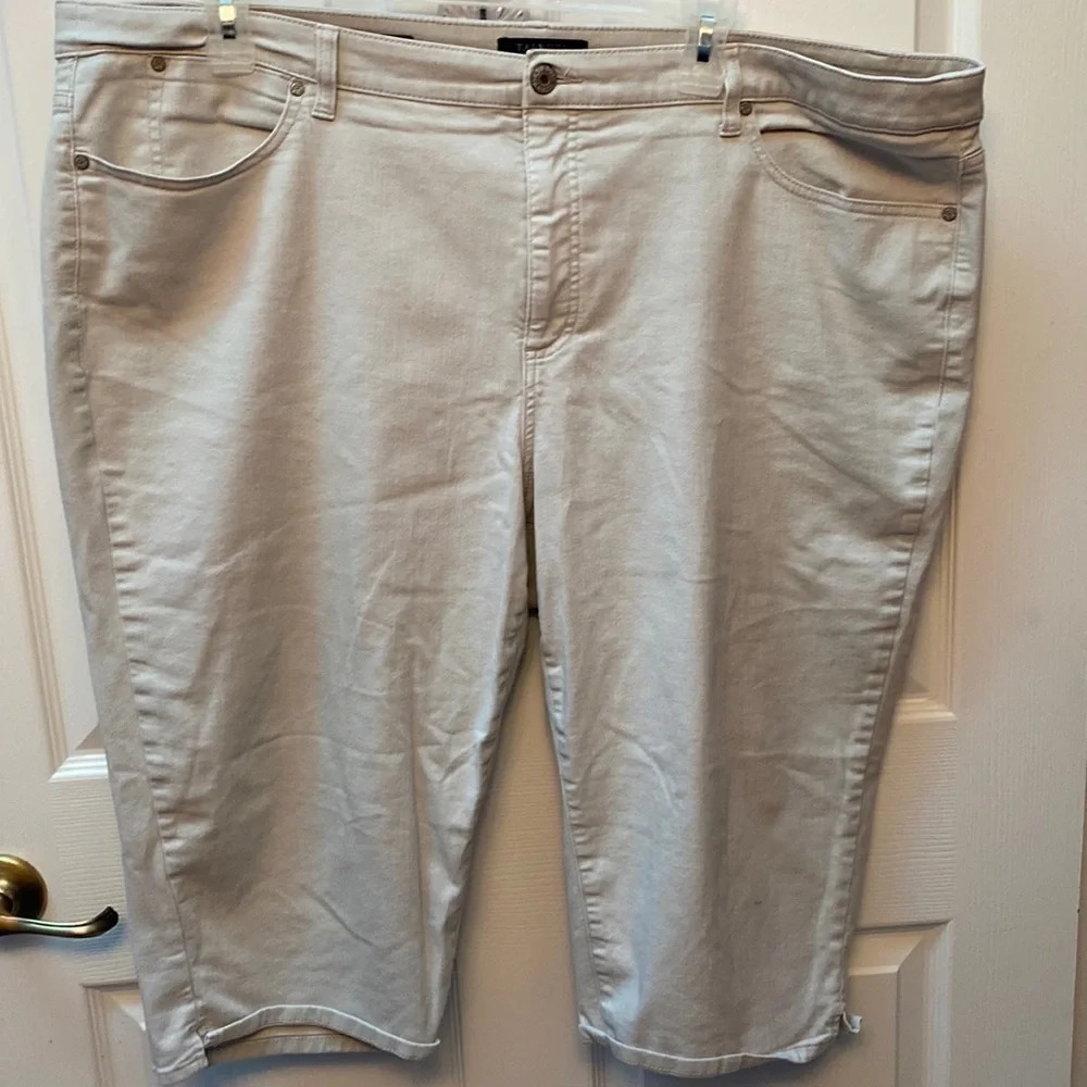 Q Talbots stretch solid very light gray plus size denim pedal pushers size 24W